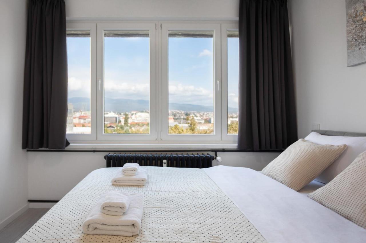 Spacious 2Bdr Apartment- Skyline View ザグレブ エクステリア 写真